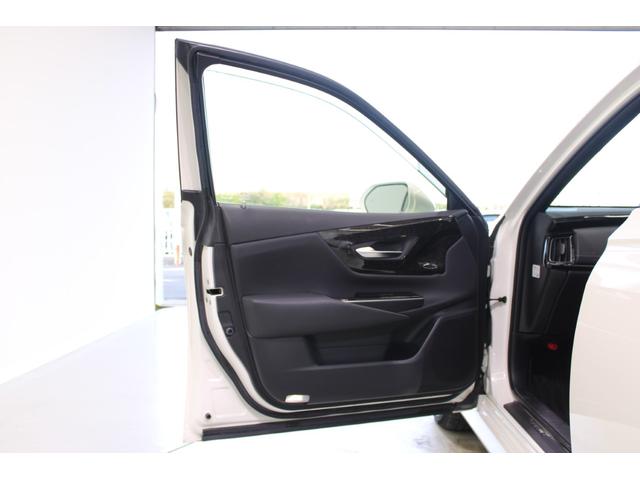 クラウンハイブリッド Ｇ－エグゼクティブ　Ｆｏｕｒ　純正８インチナビ　全周囲カメラ　フルセグＴＶ　禁煙車　温冷黒革シート　メモリー付きパワーシート　ステアリングヒーター　純正１８インチアルミホイール　ブラインドスポットモニター　レーダークルーズ（35枚目）