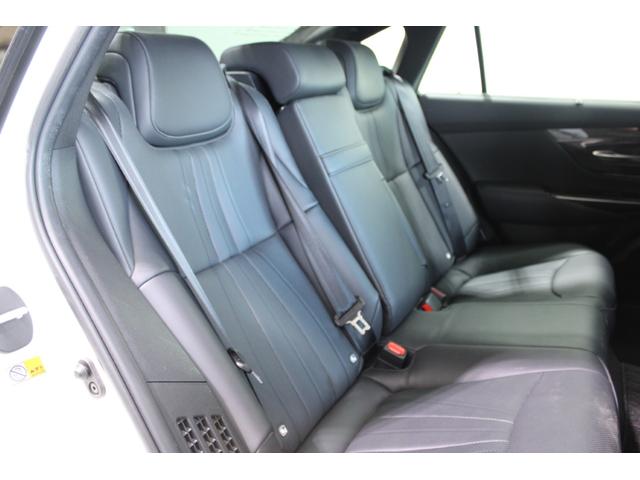 クラウンハイブリッド Ｇ－エグゼクティブ　Ｆｏｕｒ　純正８インチナビ　全周囲カメラ　フルセグＴＶ　禁煙車　温冷黒革シート　メモリー付きパワーシート　ステアリングヒーター　純正１８インチアルミホイール　ブラインドスポットモニター　レーダークルーズ（39枚目）