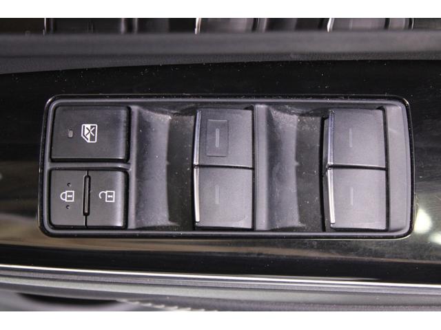 クラウンハイブリッド Ｇ－エグゼクティブ　Ｆｏｕｒ　純正８インチナビ　全周囲カメラ　フルセグＴＶ　禁煙車　温冷黒革シート　メモリー付きパワーシート　ステアリングヒーター　純正１８インチアルミホイール　ブラインドスポットモニター　レーダークルーズ（51枚目）