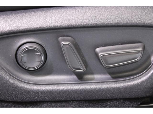 クラウンハイブリッド Ｇ－エグゼクティブ　Ｆｏｕｒ　純正８インチナビ　全周囲カメラ　フルセグＴＶ　禁煙車　温冷黒革シート　メモリー付きパワーシート　ステアリングヒーター　純正１８インチアルミホイール　ブラインドスポットモニター　レーダークルーズ（52枚目）