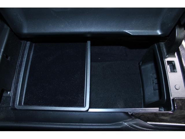 クラウンハイブリッド Ｇ－エグゼクティブ　Ｆｏｕｒ　純正８インチナビ　全周囲カメラ　フルセグＴＶ　禁煙車　温冷黒革シート　メモリー付きパワーシート　ステアリングヒーター　純正１８インチアルミホイール　ブラインドスポットモニター　レーダークルーズ（57枚目）