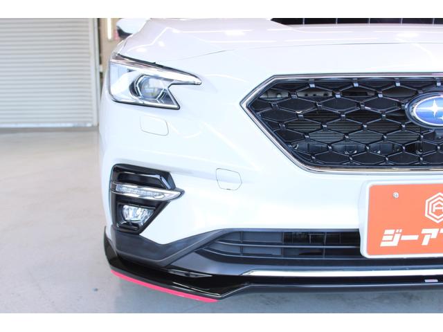 レヴォーグ ＳＴＩスポーツ　ＥＸ　禁煙車　ＳＴＩフルエアロ　ＳＴＩマフラー　純正１１．６インチナビ　バックカメラ　サイドカメラ　フルセグＴＶ　メモリー付き温熱赤黒革パワーシート　アイサイト　電動リアゲート　デジタルインナーミラー（17枚目）