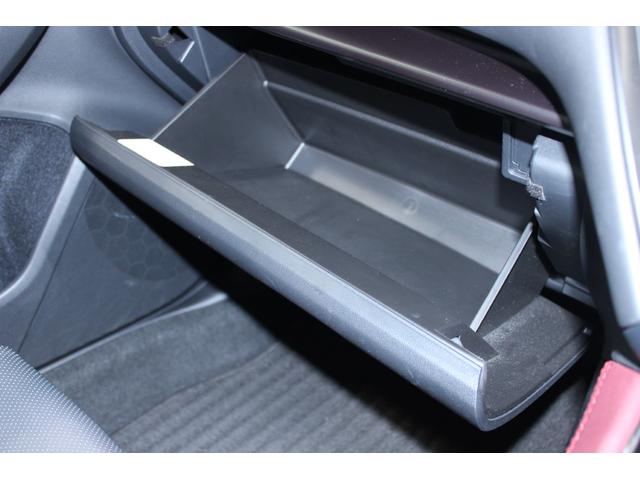 レヴォーグ ＳＴＩスポーツ　ＥＸ　禁煙車　ＳＴＩフルエアロ　ＳＴＩマフラー　純正１１．６インチナビ　バックカメラ　サイドカメラ　フルセグＴＶ　メモリー付き温熱赤黒革パワーシート　アイサイト　電動リアゲート　デジタルインナーミラー（61枚目）