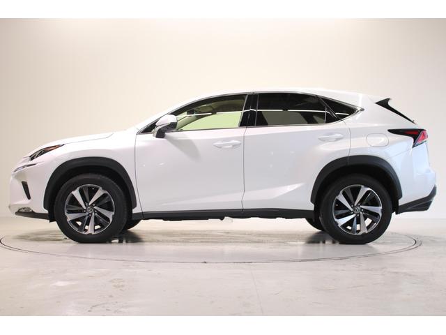 ＮＸ ＮＸ３００　Ｉパッケージ　禁煙車　純正１０．３インチナビ　全周囲カメラ　フルセグＴＶ　ステアリングヒーター　パーキングサポートブレーキ　ＯＰ１８インチアルミホイール　ＡＣ１００Ｖ　電動リアゲート　レーダークルーズ　ＥＴＣ２．０（11枚目）