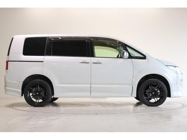 デリカＤ：５ ローデスト　Ｄ　パワーパッケージ　禁煙車　ＡＬＰＩＮＥ９インチナビ　バックカメラ　ＡＬＰＩＮＥ後席モニター　両側電動スライドドア　オートクルーズコントロール　ＥＴＣ　パドルシフト　ＨＩＤヘッドライトフォグランプ　Ｂｌｕｅｔｏｏｔｈ接続（15枚目）