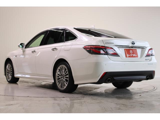 クラウンハイブリッド S Four エレガンススタイル 禁煙車 サンルーフ 純正8インチナビ フルセグTV バックカメラ レーダ-クル-ズコントロ-ルシステム 半革温熱シート ETC2.0 ステアリングヒータ- 衝突軽減ブレーキ LEDヘッドライト(12枚目)