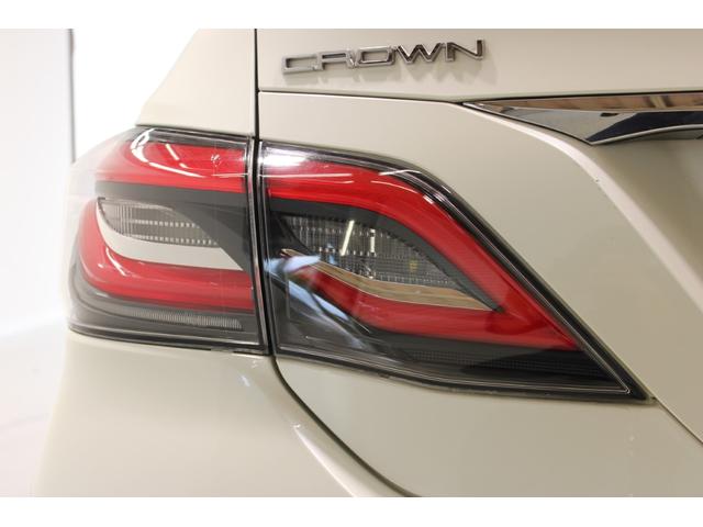 クラウンハイブリッド S Four エレガンススタイル 禁煙車 サンルーフ 純正8インチナビ フルセグTV バックカメラ レーダ-クル-ズコントロ-ルシステム 半革温熱シート ETC2.0 ステアリングヒータ- 衝突軽減ブレーキ LEDヘッドライト(21枚目)