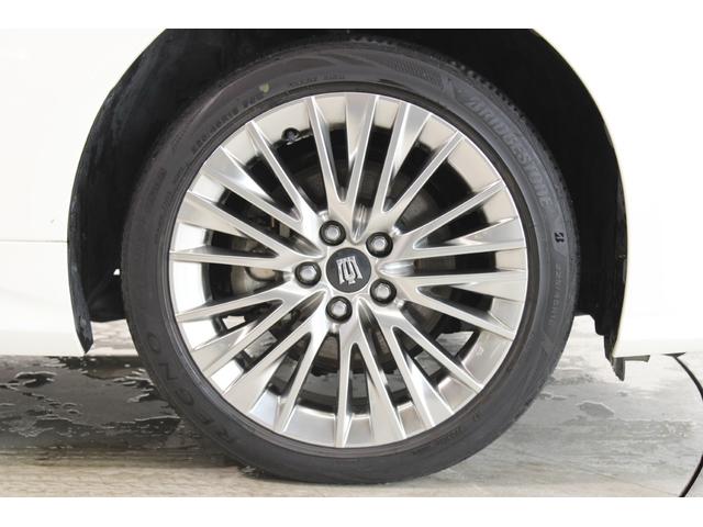 クラウンハイブリッド S Four エレガンススタイル 禁煙車 サンルーフ 純正8インチナビ フルセグTV バックカメラ レーダ-クル-ズコントロ-ルシステム 半革温熱シート ETC2.0 ステアリングヒータ- 衝突軽減ブレーキ LEDヘッドライト(24枚目)