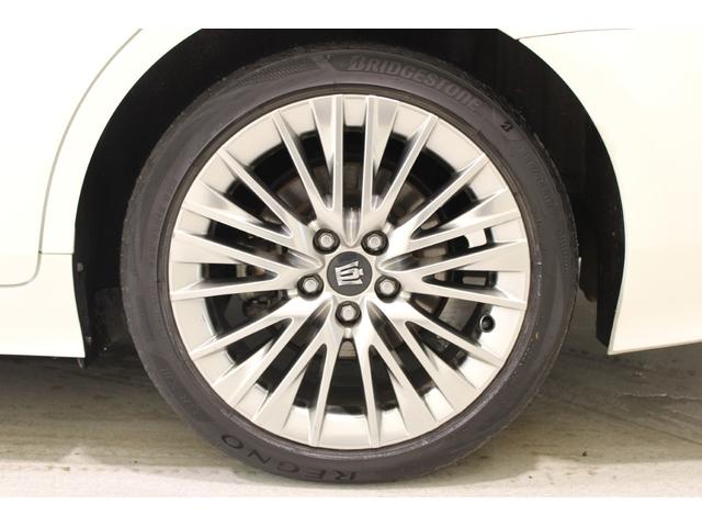 クラウンハイブリッド S Four エレガンススタイル 禁煙車 サンルーフ 純正8インチナビ フルセグTV バックカメラ レーダ-クル-ズコントロ-ルシステム 半革温熱シート ETC2.0 ステアリングヒータ- 衝突軽減ブレーキ LEDヘッドライト(26枚目)