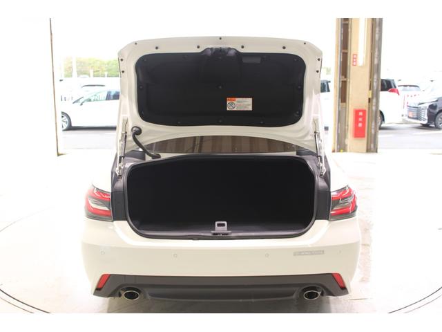 クラウンハイブリッド S Four エレガンススタイル 禁煙車 サンルーフ 純正8インチナビ フルセグTV バックカメラ レーダ-クル-ズコントロ-ルシステム 半革温熱シート ETC2.0 ステアリングヒータ- 衝突軽減ブレーキ LEDヘッドライト(33枚目)