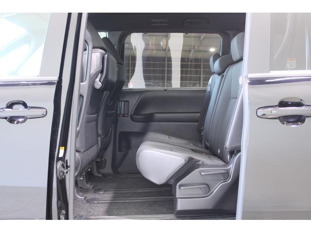 ヴォクシー Ｓ－Ｇ　禁煙車　純正１０インチディスプレイオーディオナビ　フルセグＴＶ　バックカメラ　トヨタセーフティセンス　両側電動スライドドア　ＬＥＤヘッドライト　ＥＴＣ２．０　Ｂｌｕｅｔｏｏｔｈ接続　ＣＤ＆ＤＶＤ（44枚目）