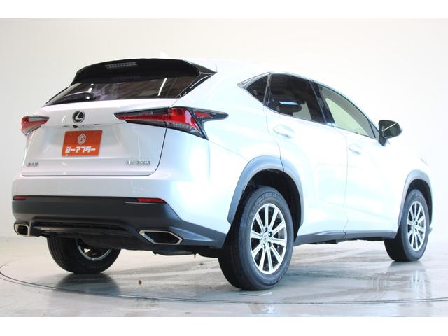 ＮＸ ＮＸ３００　禁煙車　サンルーフ　純正１０．３インチナビ　フルセグＴＶ　バックサイドカメラ　レーダークルーズコントロール　衝突軽減ブレーキ　ＬＥＤヘッドライト　ＥＴＣ２．０　電動リアゲート　パワーシート　純正ＡＷ（13枚目）