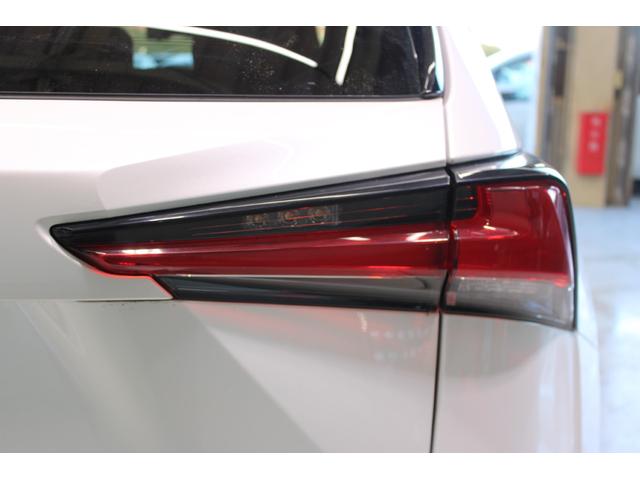 ＮＸ ＮＸ３００　禁煙車　サンルーフ　純正１０．３インチナビ　フルセグＴＶ　バックサイドカメラ　レーダークルーズコントロール　衝突軽減ブレーキ　ＬＥＤヘッドライト　ＥＴＣ２．０　電動リアゲート　パワーシート　純正ＡＷ（19枚目）