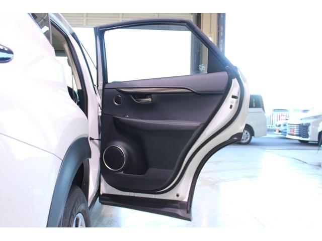 ＮＸ ＮＸ３００　禁煙車　サンルーフ　純正１０．３インチナビ　フルセグＴＶ　バックサイドカメラ　レーダークルーズコントロール　衝突軽減ブレーキ　ＬＥＤヘッドライト　ＥＴＣ２．０　電動リアゲート　パワーシート　純正ＡＷ（30枚目）