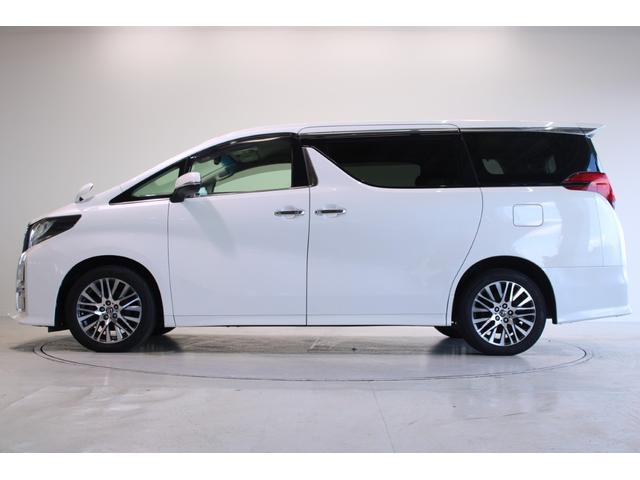 アルファード ２．５Ｓ　Ｃパッケージ　禁煙車　純正１０インチナビ　純正１２インチ後席モニター　バックカメラ　電動リアゲート　レーダークルーズコントロール　クリアランスソナー　フルセグＴＶ　メモリ付パワーシート　ステアリングヒーター　７人乗（10枚目）