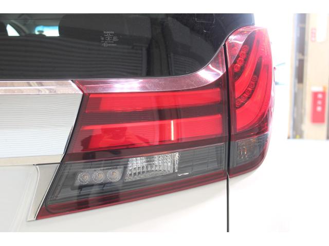 アルファード ２．５Ｓ　Ｃパッケージ　禁煙車　純正１０インチナビ　純正１２インチ後席モニター　バックカメラ　電動リアゲート　レーダークルーズコントロール　クリアランスソナー　フルセグＴＶ　メモリ付パワーシート　ステアリングヒーター　７人乗（19枚目）