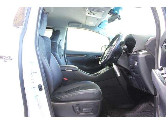 アルファード ２．５Ｓ　Ｃパッケージ　禁煙車　純正１０インチナビ　純正１２インチ後席モニター　バックカメラ　電動リアゲート　レーダークルーズコントロール　クリアランスソナー　フルセグＴＶ　メモリ付パワーシート　ステアリングヒーター　７人乗（39枚目）