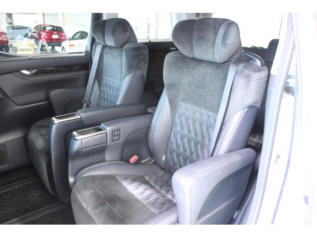 アルファード ２．５Ｓ　Ｃパッケージ　禁煙車　純正１０インチナビ　純正１２インチ後席モニター　バックカメラ　電動リアゲート　レーダークルーズコントロール　クリアランスソナー　フルセグＴＶ　メモリ付パワーシート　ステアリングヒーター　７人乗（45枚目）