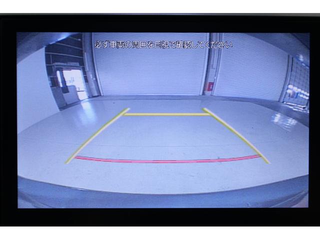 レヴォーグ ２．０ＳＴＩスポーツアイサイト　禁煙車　純正８インチナビ　サイドバックカメラ　フルセグＴＶ　シートヒーター　赤革シート　メモリー付きパワーシート　アイサイトセーフティプラス　デジタルインナーミラー　ＬＥＤヘッドライト　ＥＴＣ　ＢＳＭ（4枚目）