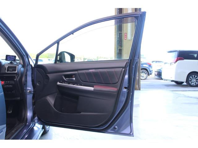 レヴォーグ ２．０ＳＴＩスポーツアイサイト　禁煙車　純正８インチナビ　サイドバックカメラ　フルセグＴＶ　シートヒーター　赤革シート　メモリー付きパワーシート　アイサイトセーフティプラス　デジタルインナーミラー　ＬＥＤヘッドライト　ＥＴＣ　ＢＳＭ（30枚目）