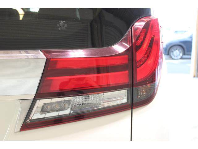 アルファード ３．５ＧＦ　禁煙車　サンルーフ　１０．５インチ純正ナビ　フルセグＴＶ　全周囲カメラ　ＪＢＬサウンド　純正１２インチ後席モニター　シートヒーター　ベージュ革シート　両側電動スライドドア　電動リアゲート　純正１７ＡＷ（19枚目）
