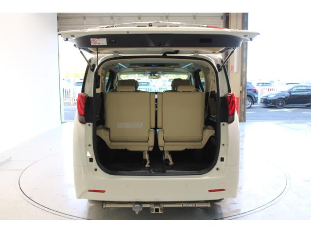 アルファード ３．５ＧＦ　禁煙車　サンルーフ　１０．５インチ純正ナビ　フルセグＴＶ　全周囲カメラ　ＪＢＬサウンド　純正１２インチ後席モニター　シートヒーター　ベージュ革シート　両側電動スライドドア　電動リアゲート　純正１７ＡＷ（32枚目）