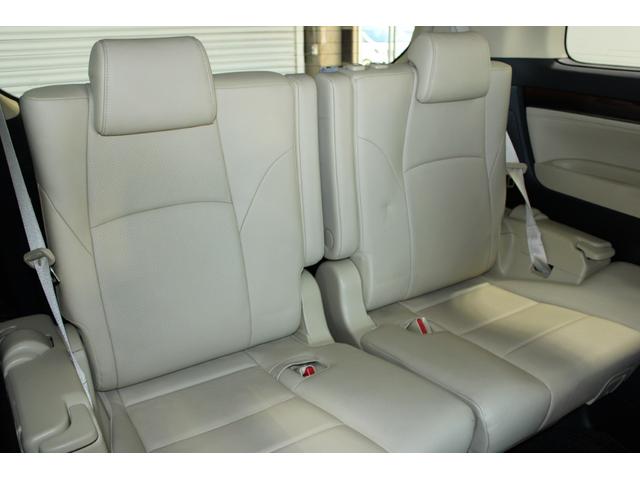 アルファード ３．５ＧＦ　禁煙車　サンルーフ　１０．５インチ純正ナビ　フルセグＴＶ　全周囲カメラ　ＪＢＬサウンド　純正１２インチ後席モニター　シートヒーター　ベージュ革シート　両側電動スライドドア　電動リアゲート　純正１７ＡＷ（42枚目）
