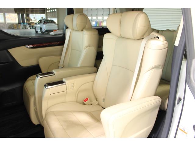 アルファード ３．５ＧＦ　禁煙車　サンルーフ　１０．５インチ純正ナビ　フルセグＴＶ　全周囲カメラ　ＪＢＬサウンド　純正１２インチ後席モニター　シートヒーター　ベージュ革シート　両側電動スライドドア　電動リアゲート　純正１７ＡＷ（44枚目）