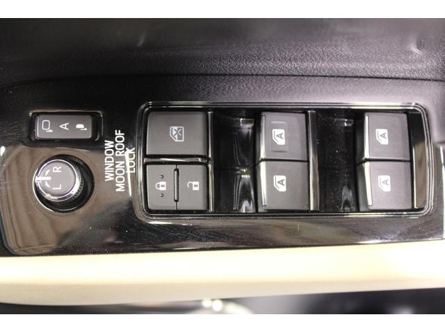 アルファード ３．５ＧＦ　禁煙車　サンルーフ　１０．５インチ純正ナビ　フルセグＴＶ　全周囲カメラ　ＪＢＬサウンド　純正１２インチ後席モニター　シートヒーター　ベージュ革シート　両側電動スライドドア　電動リアゲート　純正１７ＡＷ（55枚目）