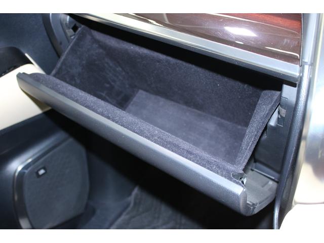 アルファード ３．５ＧＦ　禁煙車　サンルーフ　１０．５インチ純正ナビ　フルセグＴＶ　全周囲カメラ　ＪＢＬサウンド　純正１２インチ後席モニター　シートヒーター　ベージュ革シート　両側電動スライドドア　電動リアゲート　純正１７ＡＷ（63枚目）