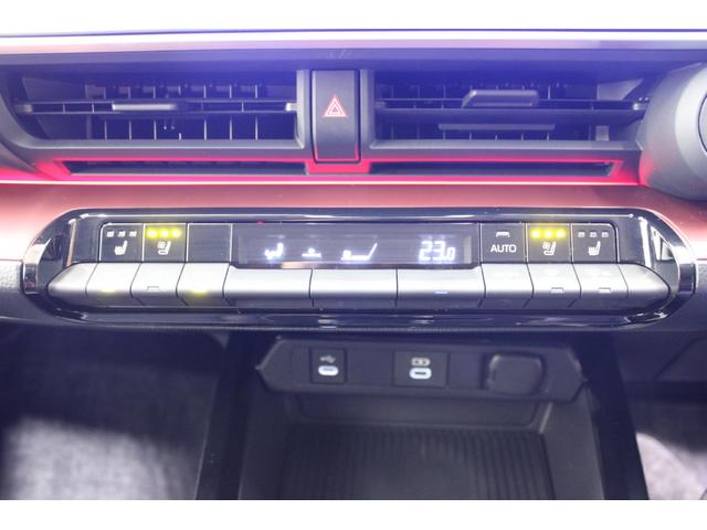 プリウス Z 禁煙車 サンルーフ 純正12.3型ディスプレイオーディオプラス フルセグTV 全周囲カメラ 寒冷地仕様 温冷黒革シート ステアリングヒーター 100V電源 ブラインドスポットモニター 電動リアゲート(5枚目)