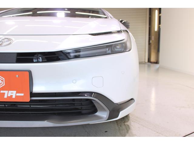 プリウス Z 禁煙車 サンルーフ 純正12.3型ディスプレイオーディオプラス フルセグTV 全周囲カメラ 寒冷地仕様 温冷黒革シート ステアリングヒーター 100V電源 ブラインドスポットモニター 電動リアゲート(16枚目)