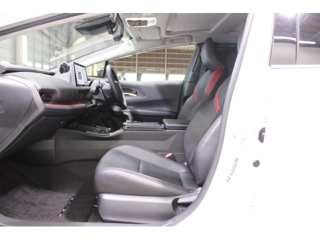 プリウス Z 禁煙車 サンルーフ 純正12.3型ディスプレイオーディオプラス フルセグTV 全周囲カメラ 寒冷地仕様 温冷黒革シート ステアリングヒーター 100V電源 ブラインドスポットモニター 電動リアゲート(44枚目)