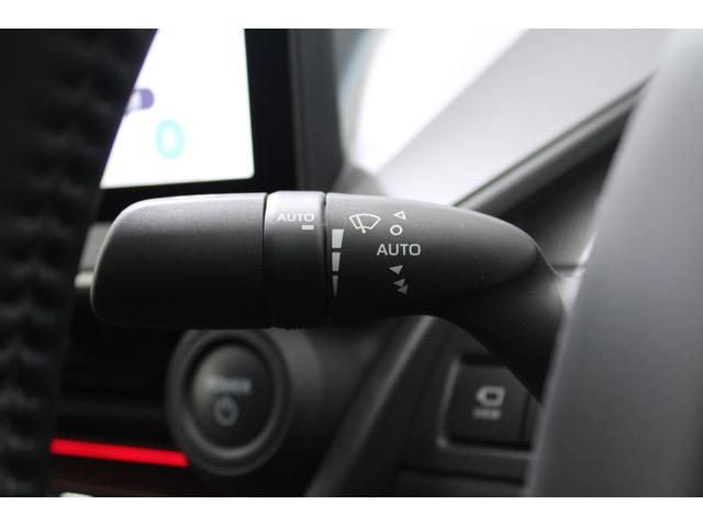 プリウス Z 禁煙車 サンルーフ 純正12.3型ディスプレイオーディオプラス フルセグTV 全周囲カメラ 寒冷地仕様 温冷黒革シート ステアリングヒーター 100V電源 ブラインドスポットモニター 電動リアゲート(51枚目)