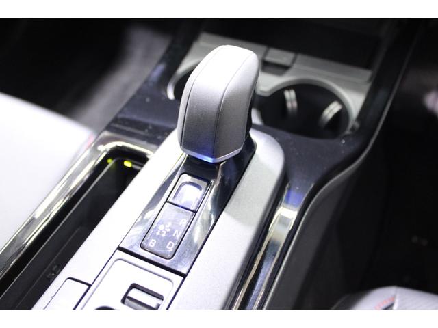 プリウス Z 禁煙車 サンルーフ 純正12.3型ディスプレイオーディオプラス フルセグTV 全周囲カメラ 寒冷地仕様 温冷黒革シート ステアリングヒーター 100V電源 ブラインドスポットモニター 電動リアゲート(57枚目)