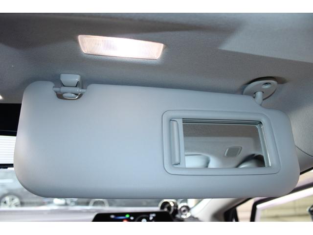 プリウス Z 禁煙車 サンルーフ 純正12.3型ディスプレイオーディオプラス フルセグTV 全周囲カメラ 寒冷地仕様 温冷黒革シート ステアリングヒーター 100V電源 ブラインドスポットモニター 電動リアゲート(61枚目)