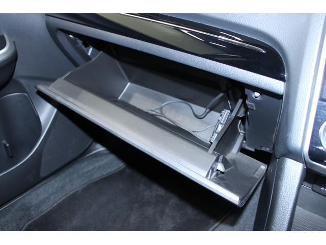 レヴォーグ 1.6GTアイサイト Vスポーツ 禁煙車 Stradaナビ バック、サイドカメラ アイサイト ブラインドスポットモニター 純正18インチアルミホイール 前席シートヒーター ETC レーンアシスト LEDヘッドライト オートライト(61枚目)