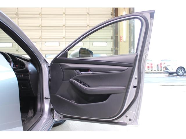 MAZDA3ファストバック 15C 禁煙車 純正8.8インチナビ バックカメラ レーダークルーズコントロール LEDヘッドライト HDMI接続 ブラインドスポットモニター ヘッドアップディスプレイ Bluetooth接続 ETC(31枚目)