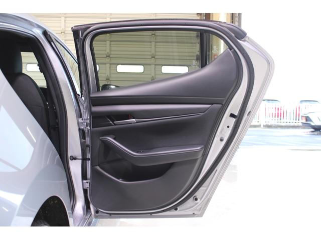 MAZDA3ファストバック 15C 禁煙車 純正8.8インチナビ バックカメラ レーダークルーズコントロール LEDヘッドライト HDMI接続 ブラインドスポットモニター ヘッドアップディスプレイ Bluetooth接続 ETC(32枚目)