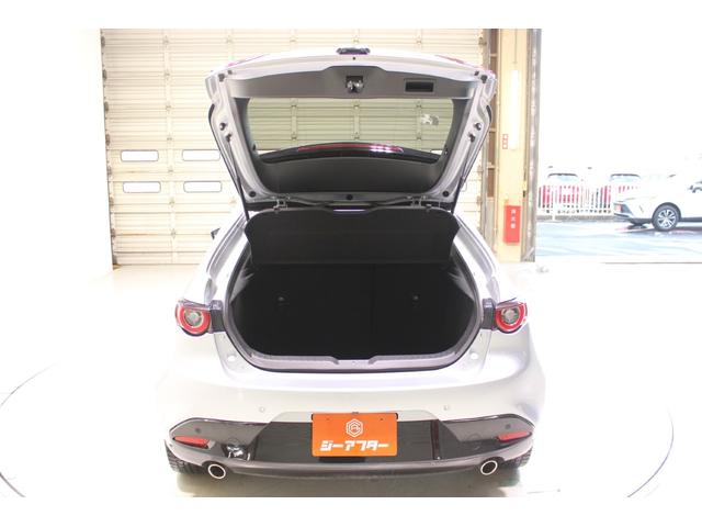 MAZDA3ファストバック 禁煙車 純正8.8インチナビ バックカメラ ブラインドスポットモニター ヘッドアップディスプレイ レーダークルーズ HDMI接続 LEDヘッドライト オートハイビーム Bluetooth接続 ETC(32枚目)