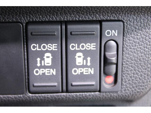 フリード＋ハイブリッド ハイブリッド・クロスターホンダセンシング　禁煙車　ホンダインターナビ　フルセグＴＶ　バックカメラ　シートヒーター　両側パワースライドドア　ＬＥＤヘッドライト　ＬＥＤフォグライト　純正１５インチアルミホイール　ルーフレール　ハーフレザーシート（5枚目）