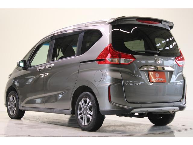 フリード＋ハイブリッド ハイブリッド・クロスターホンダセンシング　禁煙車　ホンダインターナビ　フルセグＴＶ　バックカメラ　シートヒーター　両側パワースライドドア　ＬＥＤヘッドライト　ＬＥＤフォグライト　純正１５インチアルミホイール　ルーフレール　ハーフレザーシート（12枚目）