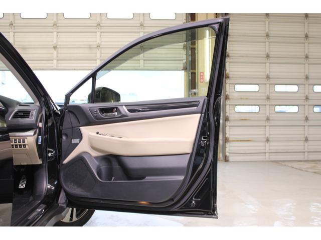 レガシィアウトバック リミテッド　禁煙車　純正８インチナビ　フルセグ　リヤクロストラフィックアラート　ベージュ革パワーシート　シートヒーター　パワーリヤゲート　ＬＥＤヘッドライト　ＬＥＤフォグライト　純正１８ＡＷ　ルーフレール（32枚目）