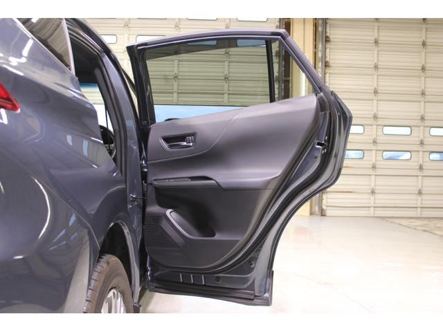 ハリアーハイブリッド Ｚ　レザーパッケージ　禁煙車　調光パノラマルーフ　パノラミックビューモニター　１２．３インチメーカーナビ　ＪＢＬサウンド　フルセグＴＶ　黒革シート　シートヒーター　ベンチレーション　パワーシート　デジタルインナーミラー（32枚目）