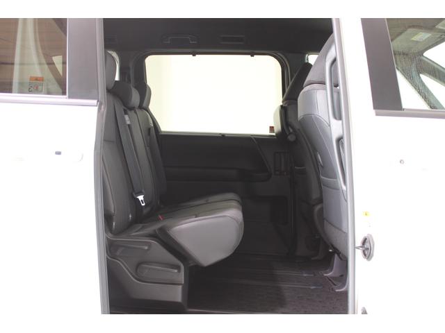 ヴォクシー Ｓ－Ｇ　禁煙車　純正ナビ　フルセグＴＶ　バックカメラ　両側電動スライドドア　レーダークルーズコントロール　ＢＬＵＥＴＯＯＴＨ接続　ＥＴＣ　電動格納ミラー　ＬＥＤヘッドライト　パーキングサポートブレーキ（41枚目）