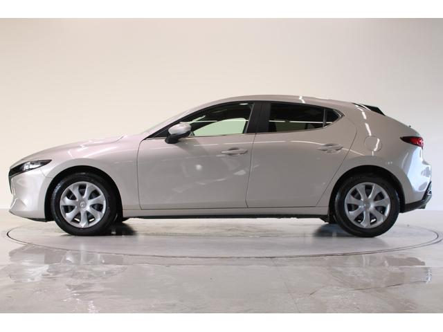 ＭＡＺＤＡ３ファストバック １５Ｓ　ブラックトーンエディション　禁煙車　純正８．８インチナビ　バックカメラ　アダプティブクルーズコントロール　ブラインドスポットモニター　リアフォグランプ　ヘッドアップディスプレイ　ＥＴＣ　Ｂｌｕｅｔｏｏｔｈ　ヒーテッドドアミラー（10枚目）
