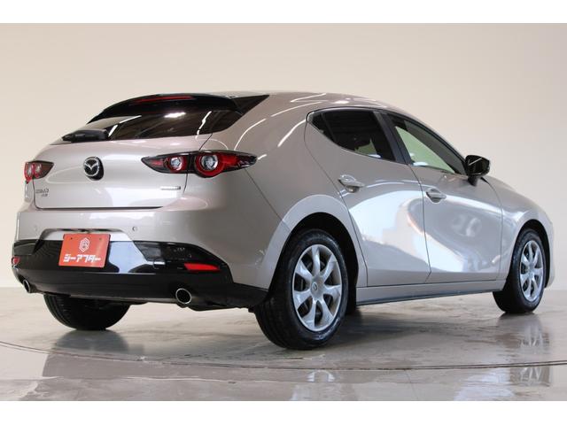 ＭＡＺＤＡ３ファストバック １５Ｓ　ブラックトーンエディション　禁煙車　純正８．８インチナビ　バックカメラ　アダプティブクルーズコントロール　ブラインドスポットモニター　リアフォグランプ　ヘッドアップディスプレイ　ＥＴＣ　Ｂｌｕｅｔｏｏｔｈ　ヒーテッドドアミラー（13枚目）