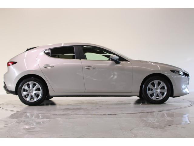 ＭＡＺＤＡ３ファストバック １５Ｓ　ブラックトーンエディション　禁煙車　純正８．８インチナビ　バックカメラ　アダプティブクルーズコントロール　ブラインドスポットモニター　リアフォグランプ　ヘッドアップディスプレイ　ＥＴＣ　Ｂｌｕｅｔｏｏｔｈ　ヒーテッドドアミラー（14枚目）