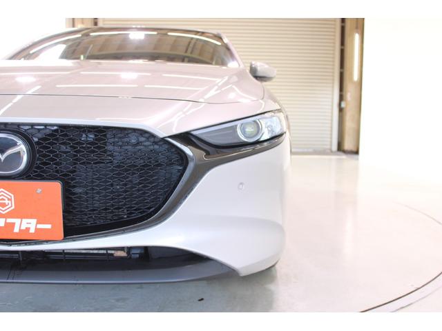 ＭＡＺＤＡ３ファストバック １５Ｓ　ブラックトーンエディション　禁煙車　純正８．８インチナビ　バックカメラ　アダプティブクルーズコントロール　ブラインドスポットモニター　リアフォグランプ　ヘッドアップディスプレイ　ＥＴＣ　Ｂｌｕｅｔｏｏｔｈ　ヒーテッドドアミラー（15枚目）