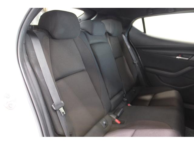 ＭＡＺＤＡ３ファストバック １５Ｓ　ブラックトーンエディション　禁煙車　純正８．８インチナビ　バックカメラ　アダプティブクルーズコントロール　ブラインドスポットモニター　リアフォグランプ　ヘッドアップディスプレイ　ＥＴＣ　Ｂｌｕｅｔｏｏｔｈ　ヒーテッドドアミラー（40枚目）